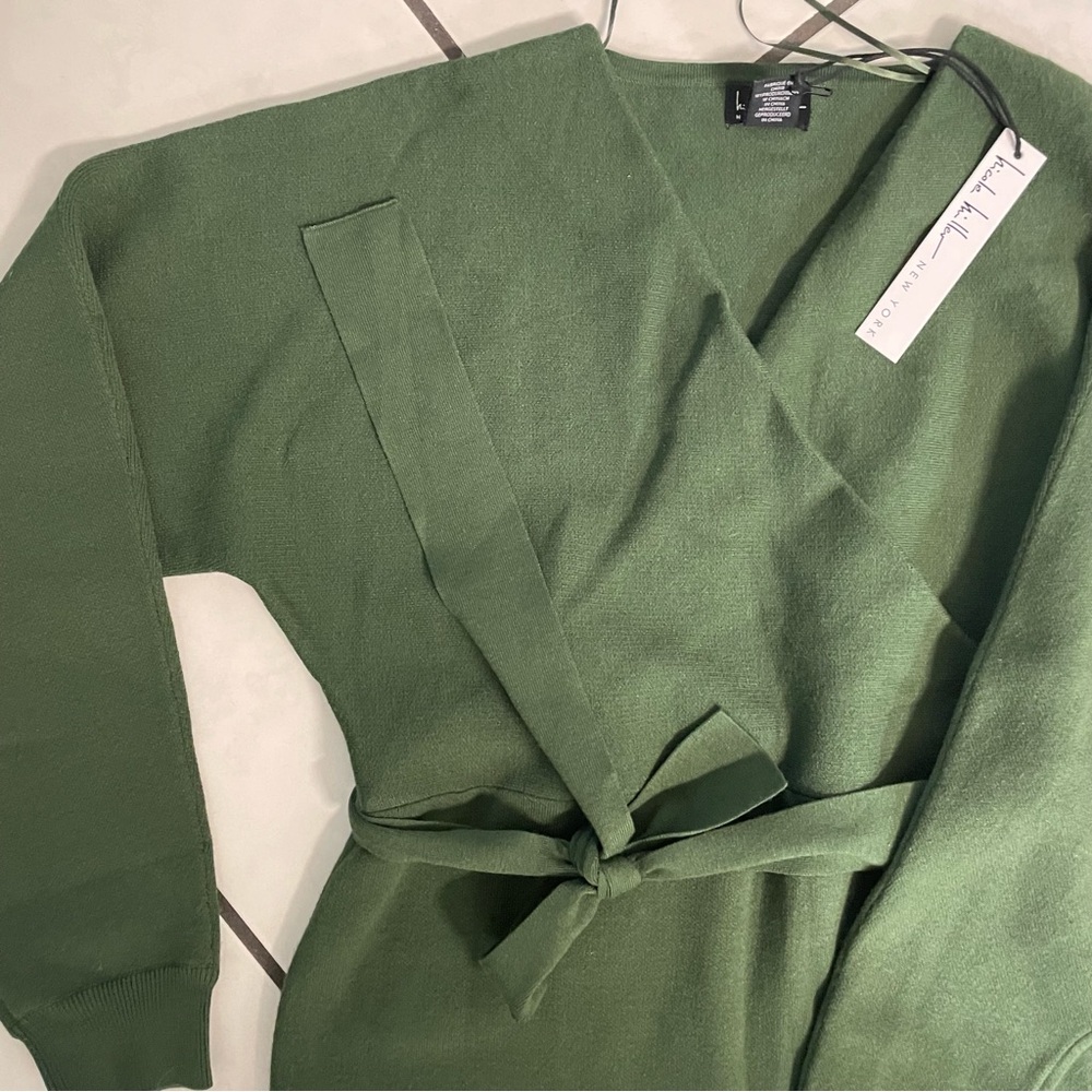 Nicole Miller Green V-Neck Sweater knit belted faux wrap - Picture 10 of 10